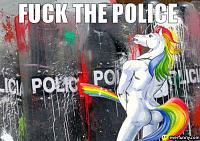 Pulsa en la imagen para verla en tamao completo

Nombre: Fuck-the-Police.jpg
Visitas: 4819
Tamao: 73.1 KB
ID: 41850