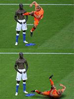 Pulsa en la imagen para verla en tamao completo

Nombre: Balotelli.jpg
Visitas: 112
Tamao: 57.8 KB
ID: 47242